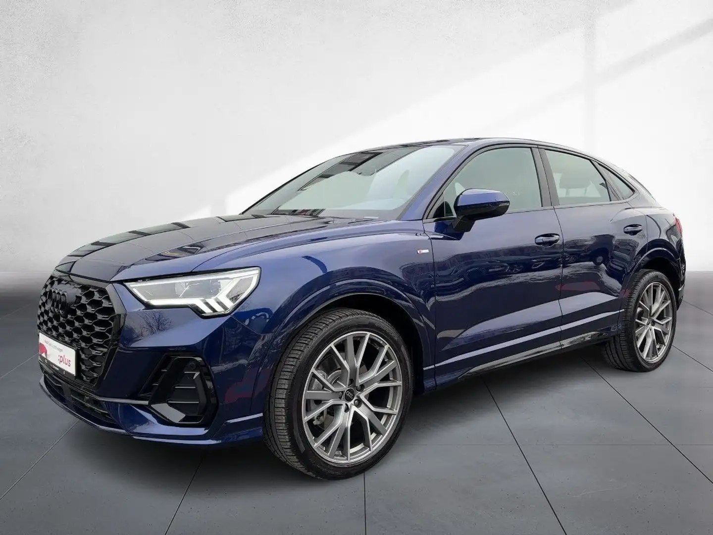 Audi Q3 40TFSI S line quattro LED Navi AHZV Blau - 2