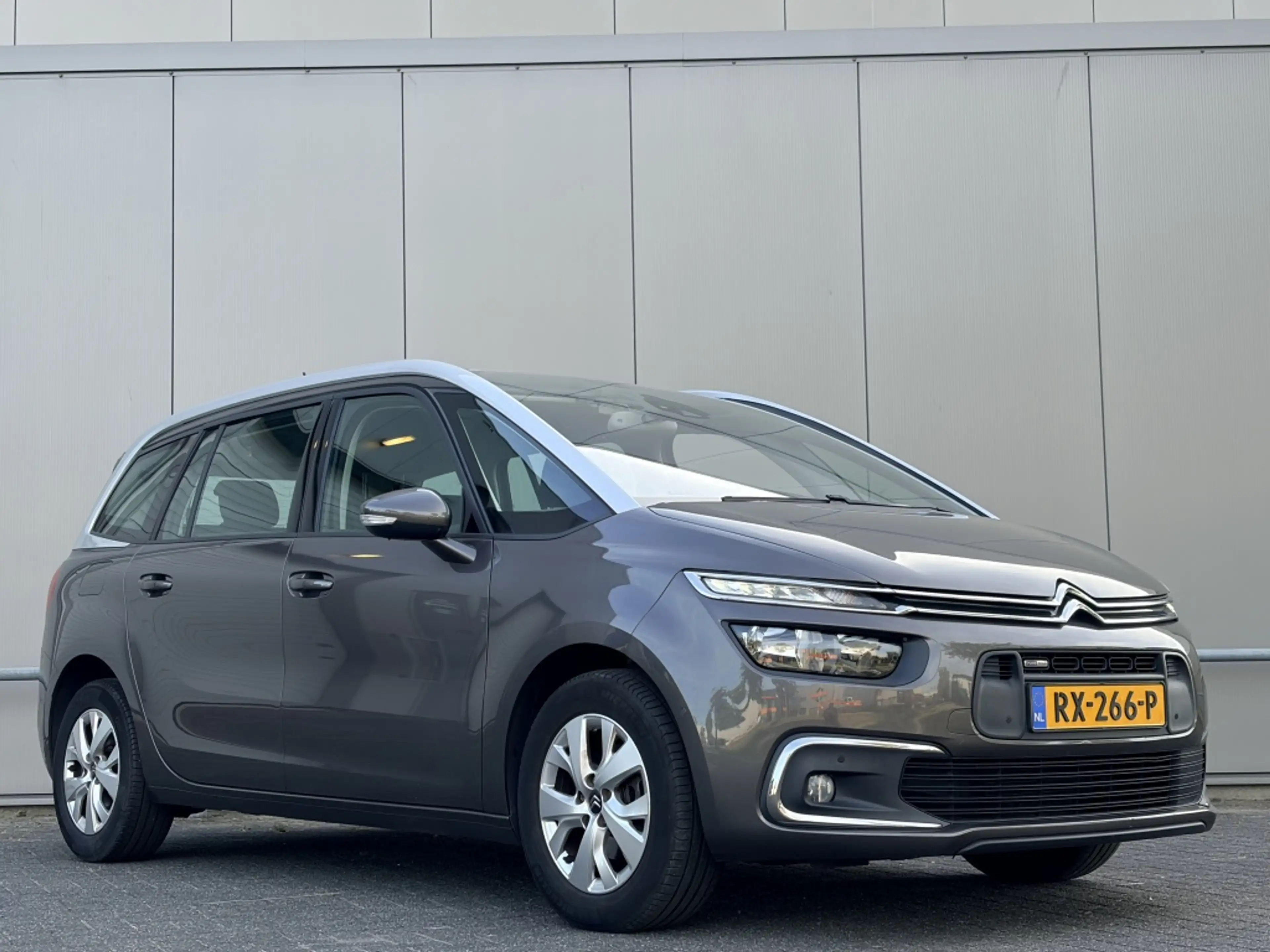 Citroen Grand C4 Picasso 1.2 PureTech - distributie vervangen - 7 persoons — photo 3