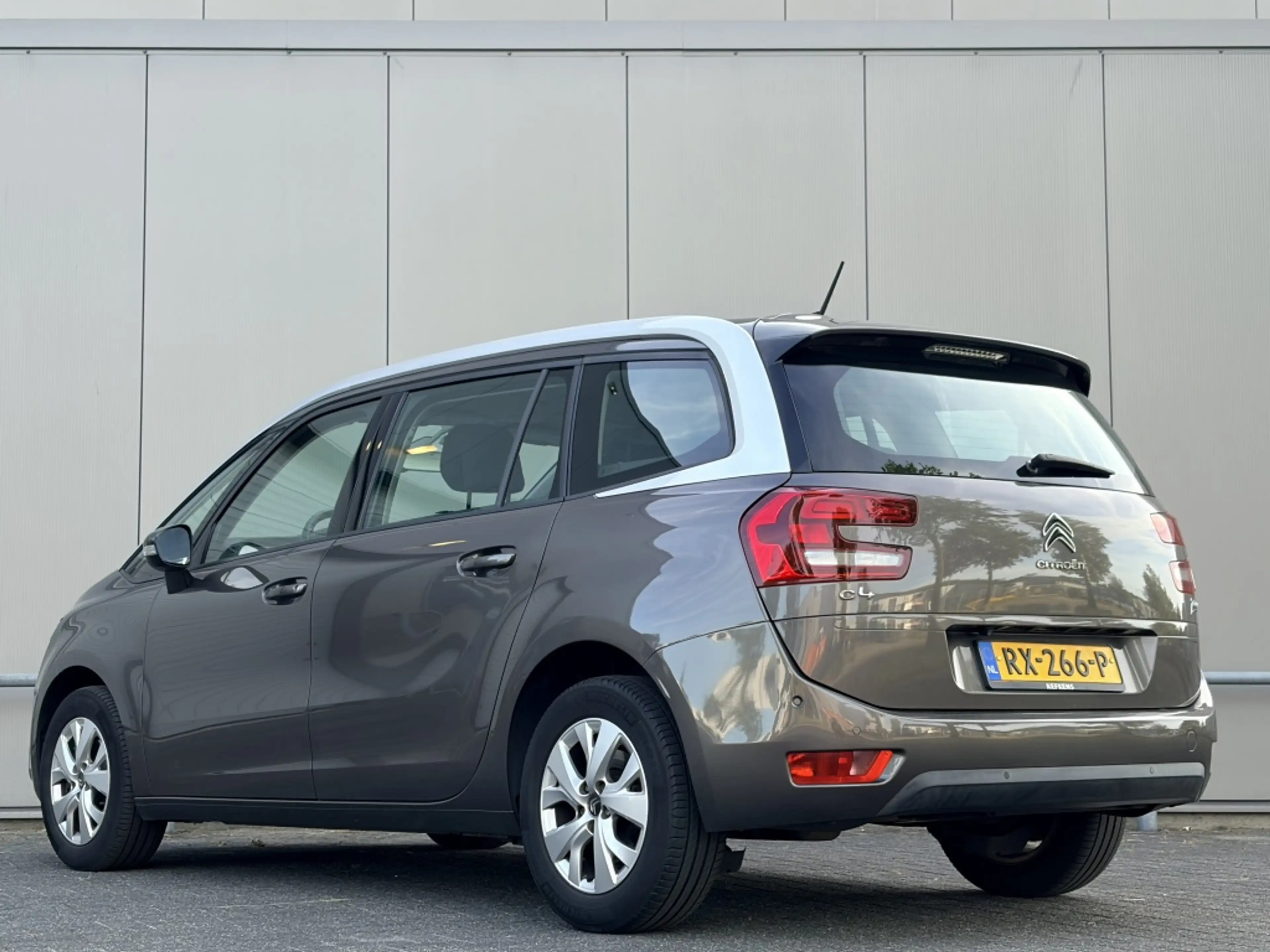 Citroen Grand C4 Picasso 1.2 PureTech - distributie vervangen - 7 persoons — photo 7