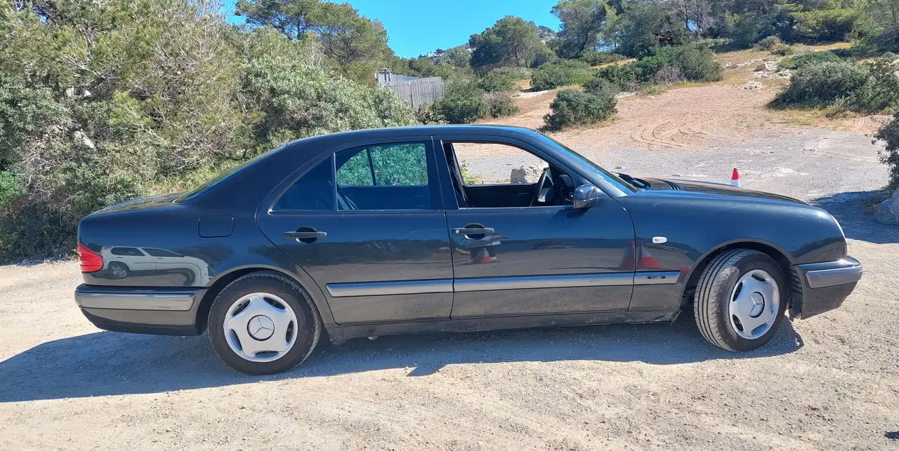 Mercedes-Benz E 220 Diesel – W210, foto 4