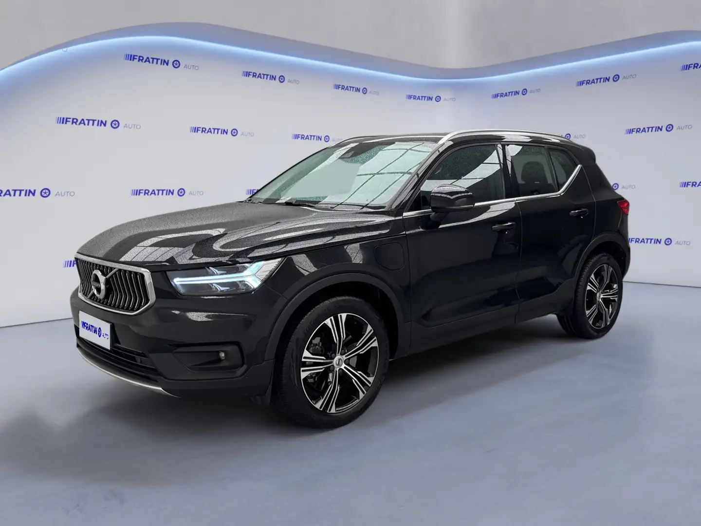 Volvo XC40 T5 Recharge Plug-in Hybrid Inscription Schwarz - 1