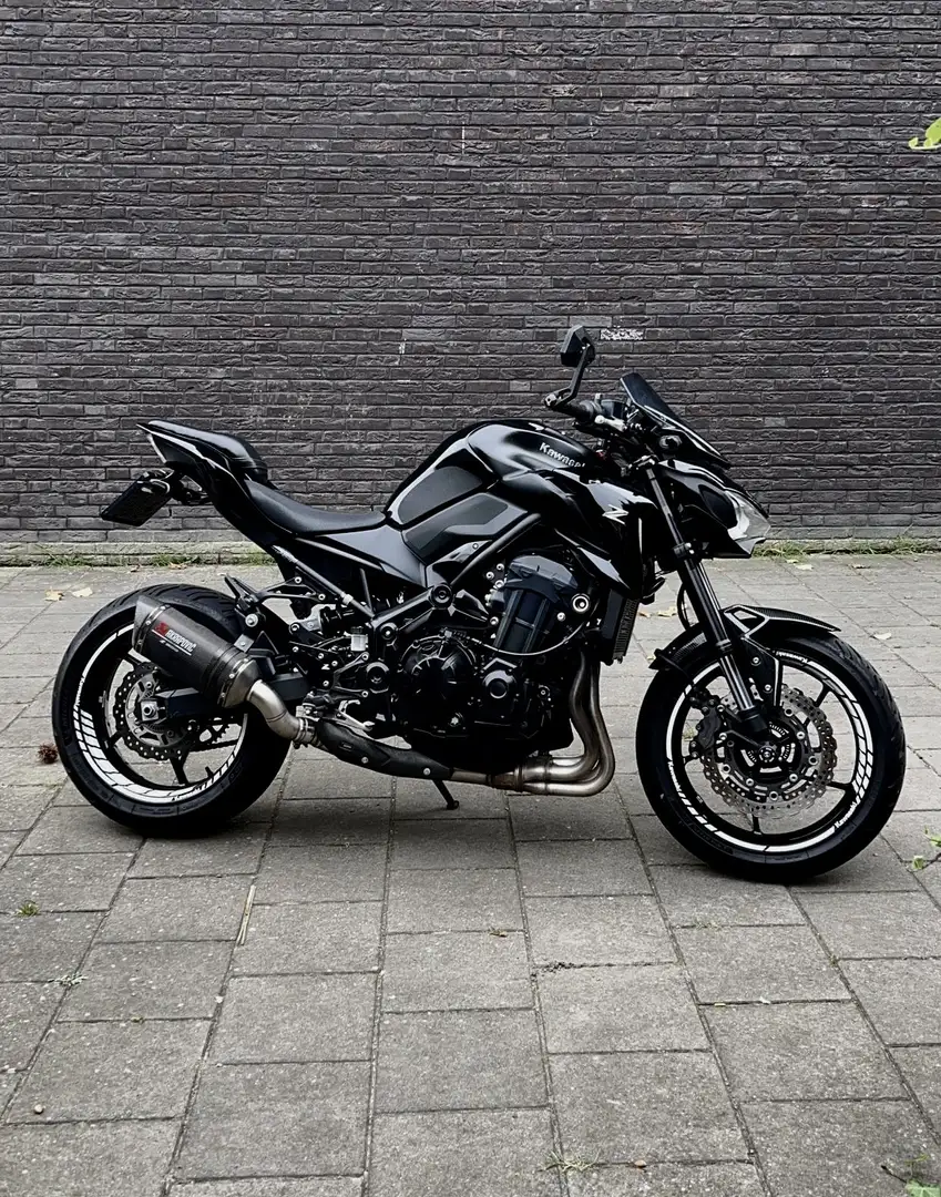 Kawasaki Z 900 Zwart - 1