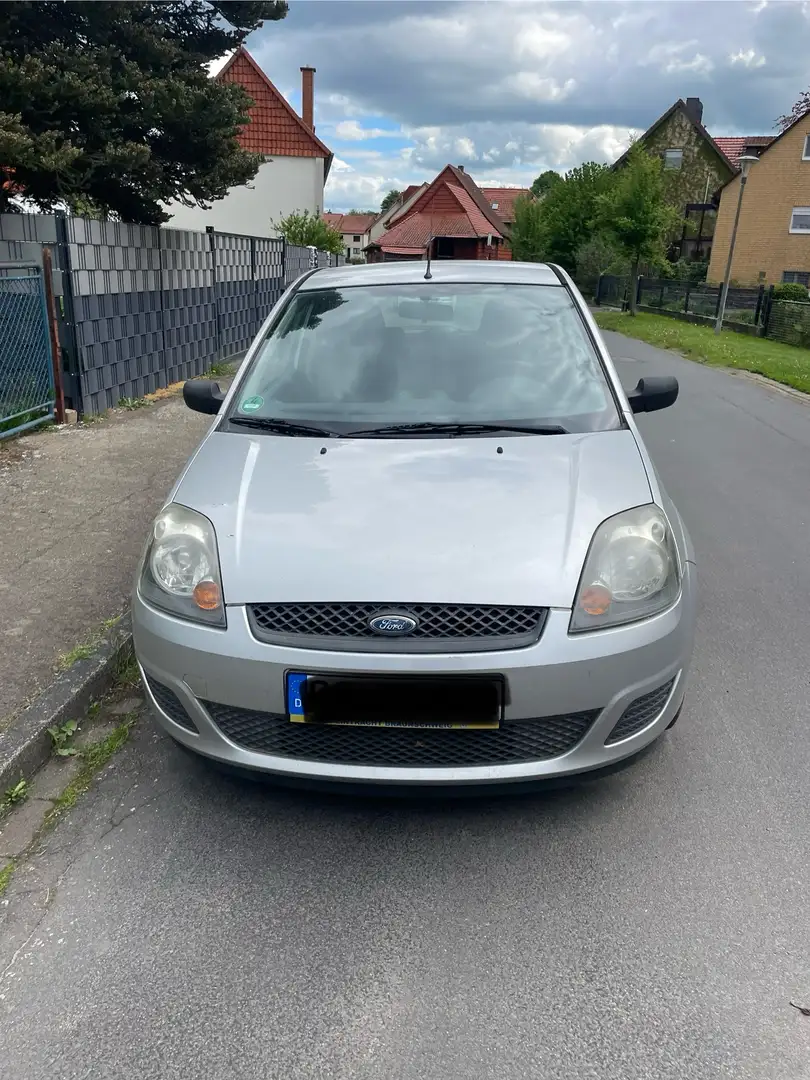Ford Fiesta Fun X Silber - 1