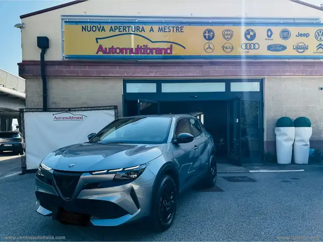 Alfa Romeo Junior 1.2 136 CV Hybrid eDCT6 Speciale