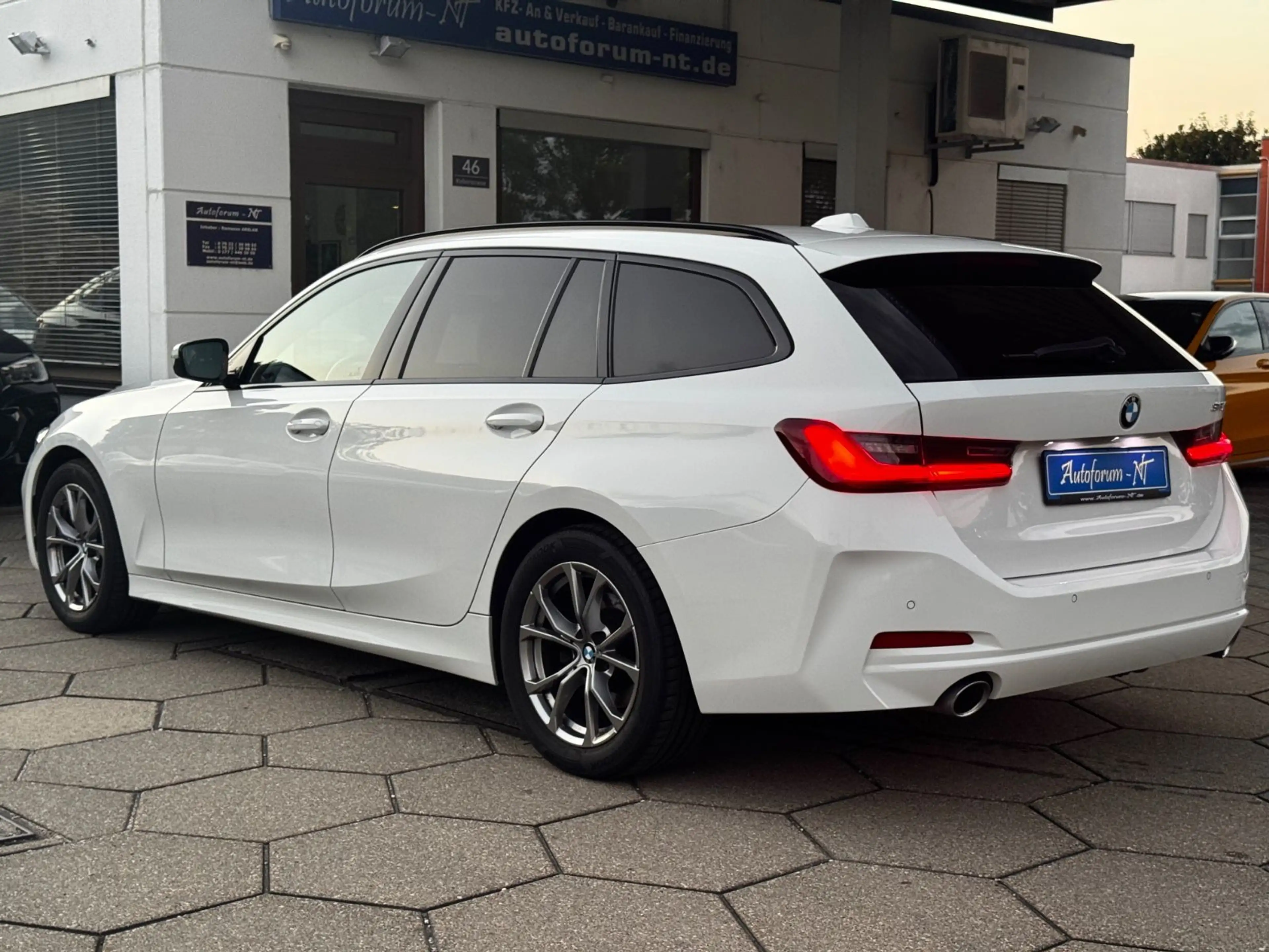BMW 318 d Touring SPORT/HUD/ACC/AKUSTIKGLAS/AHK — photo 7