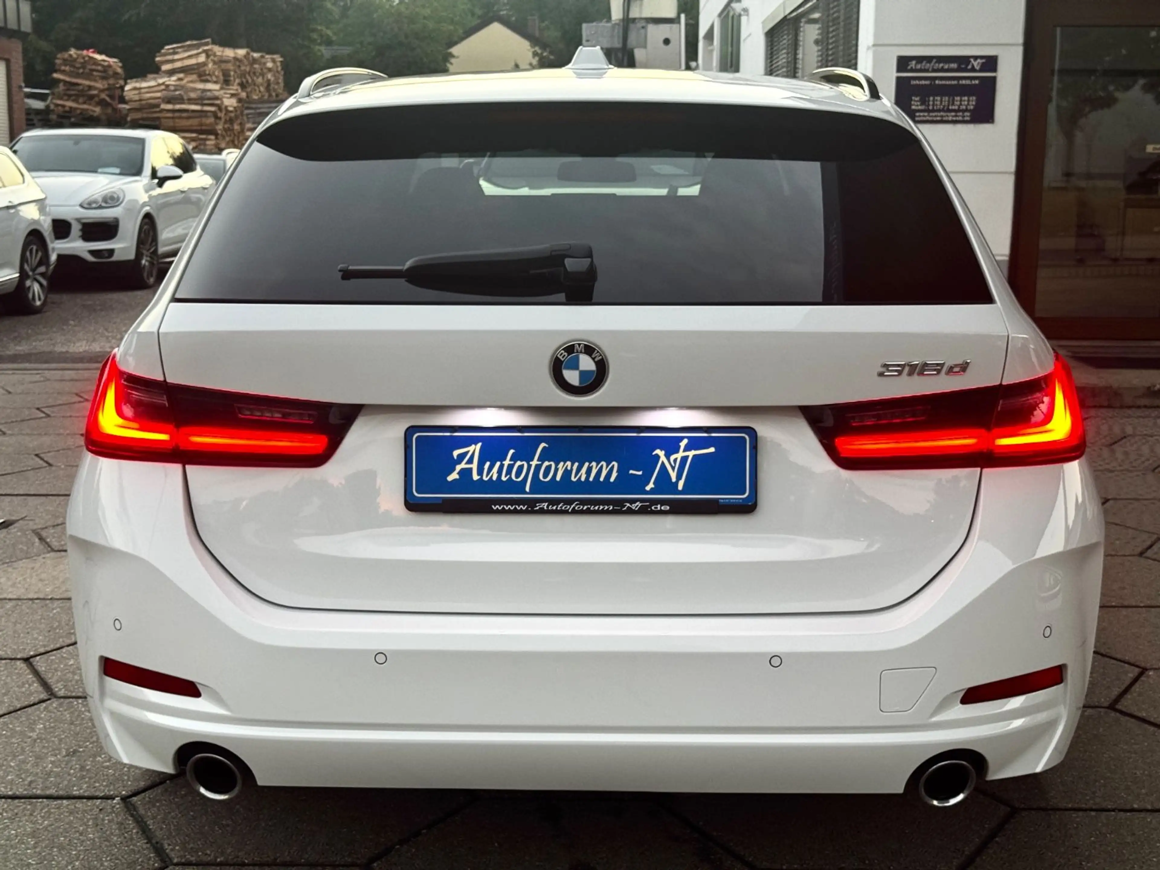 BMW 318 d Touring SPORT/HUD/ACC/AKUSTIKGLAS/AHK — photo 8