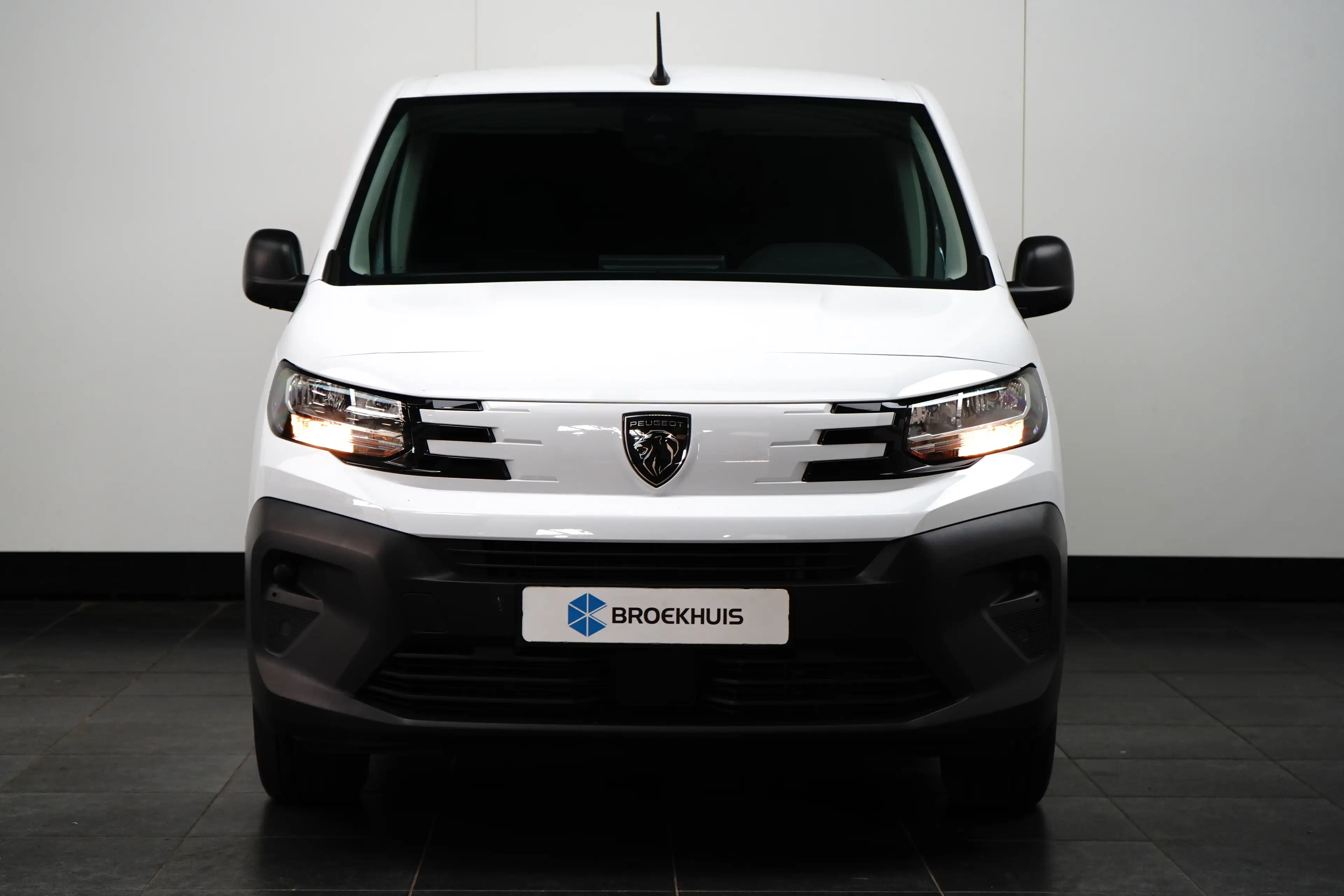 Peugeot Partner 1.5 BlueHDI 130pk EAT8 L1 | Achteruitrijcamera | A — photo 2
