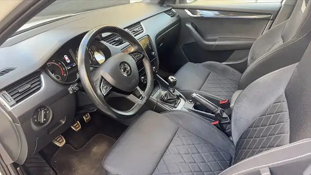 Skoda Octavia view 8