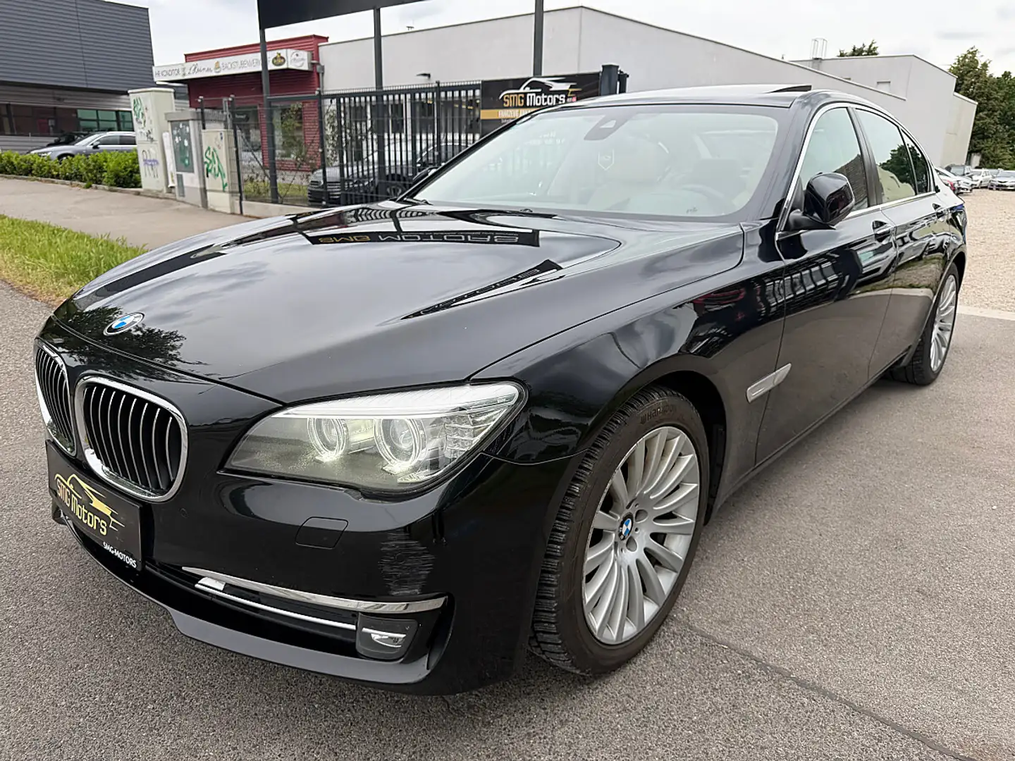 BMW 730 d Aut. SCHIEBEDACH/HEAD UP DISPLAY/SOFT CLOSE/V... Schwarz - 2