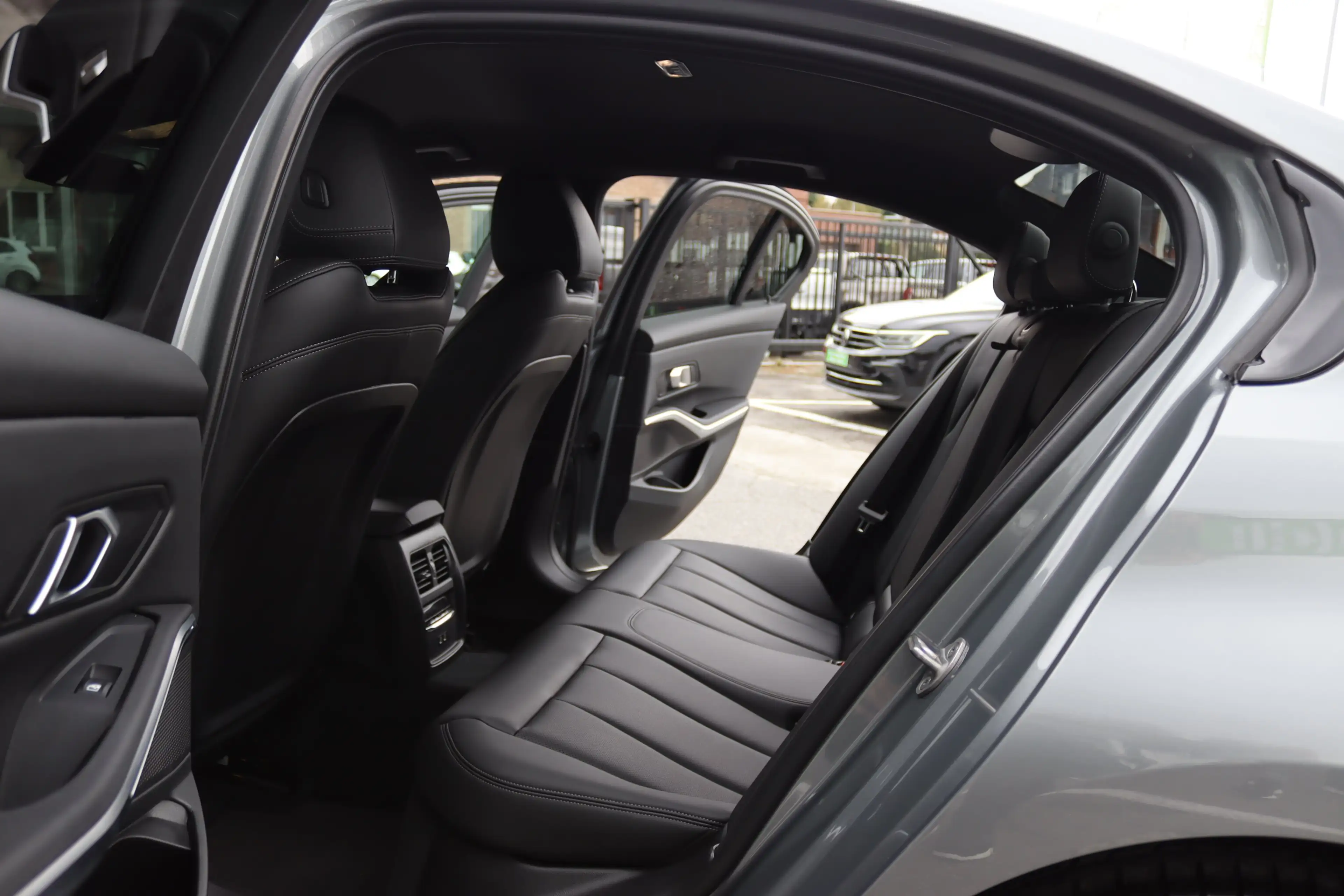 BMW 316 dAS 122CV PACK-M MHEV SHADOWLINE COCKPIT FULL — photo 8