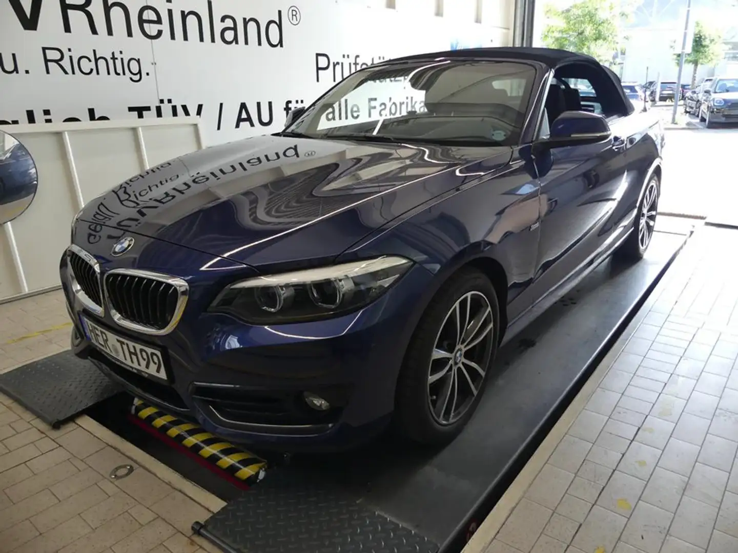BMW 218 d Cabrio Sport Line Navi Business Sportsitze Blau - 2