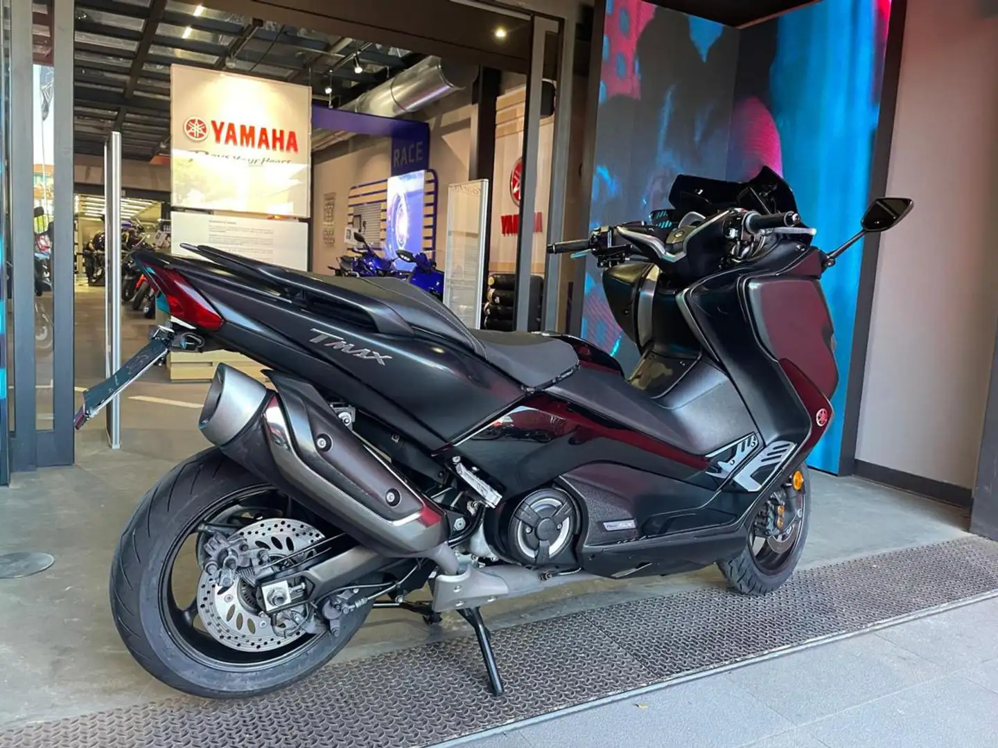 Yamaha TMAX 530 . Nero - 2