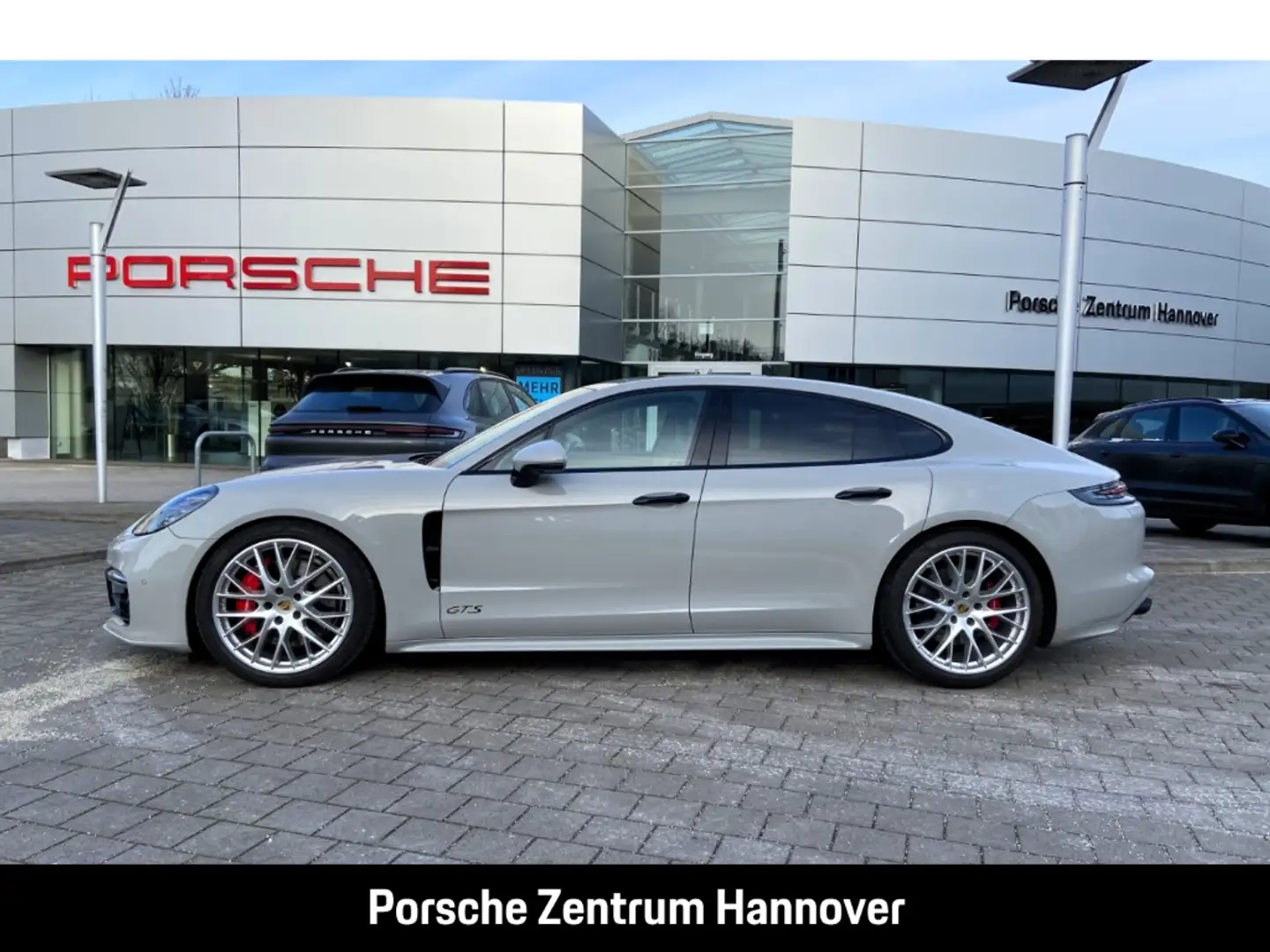 Porsche Panamera GTS White - 2