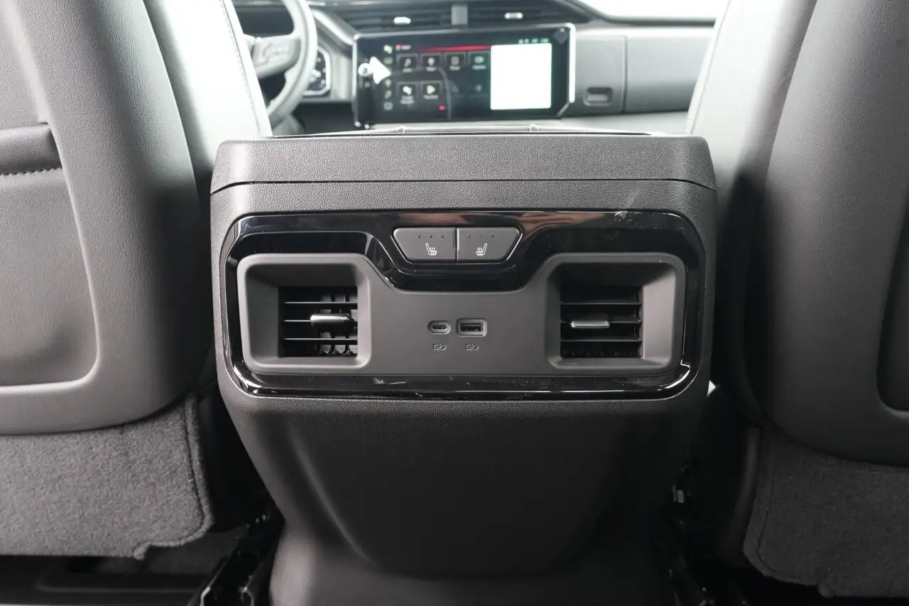 GMC Sierra 1500 fotografie GMC Sierra 1500