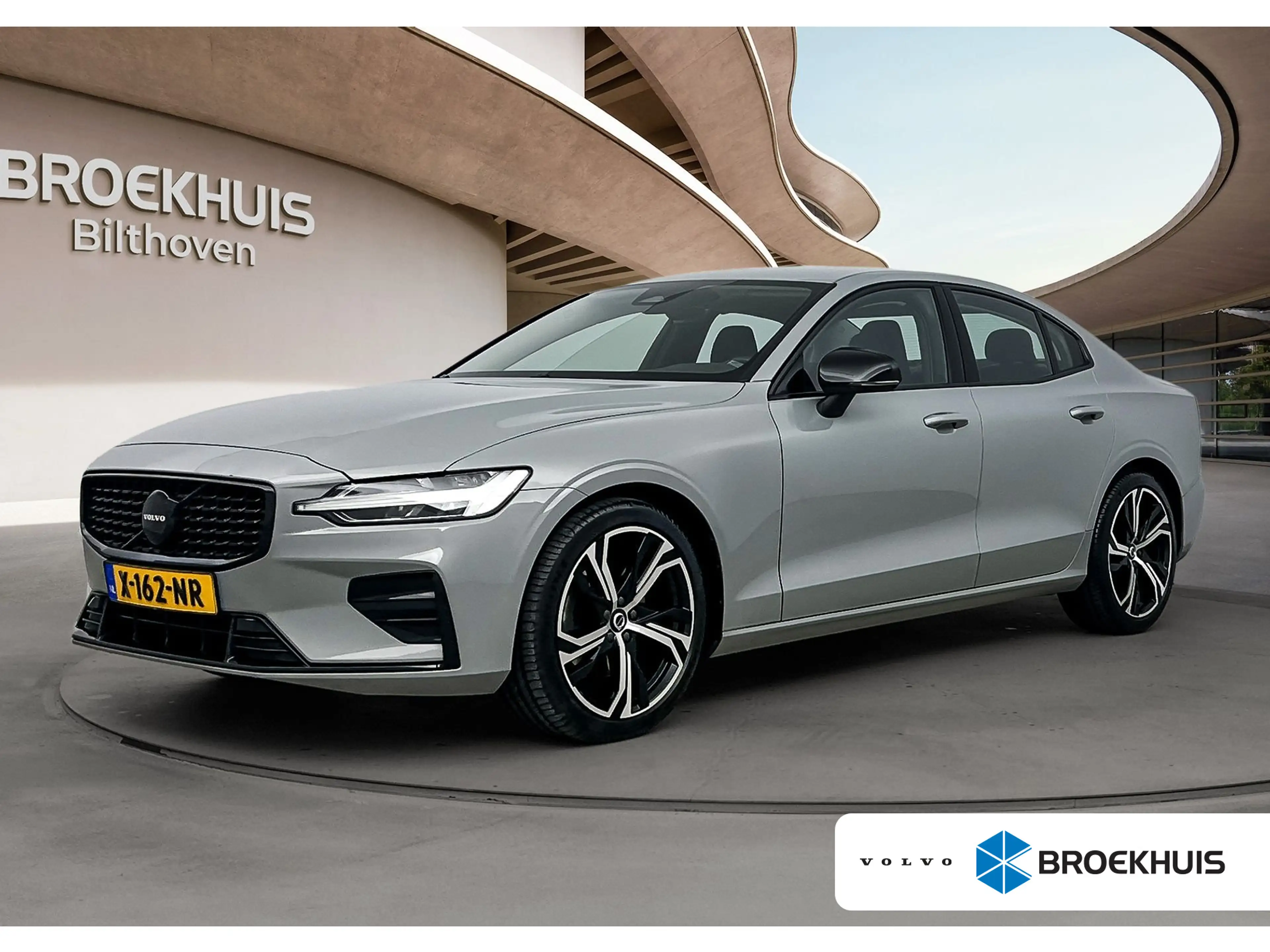 Volvo S60 2.0 B4 Plus Dark | PDC V+A en Camera | Adaptive Cr