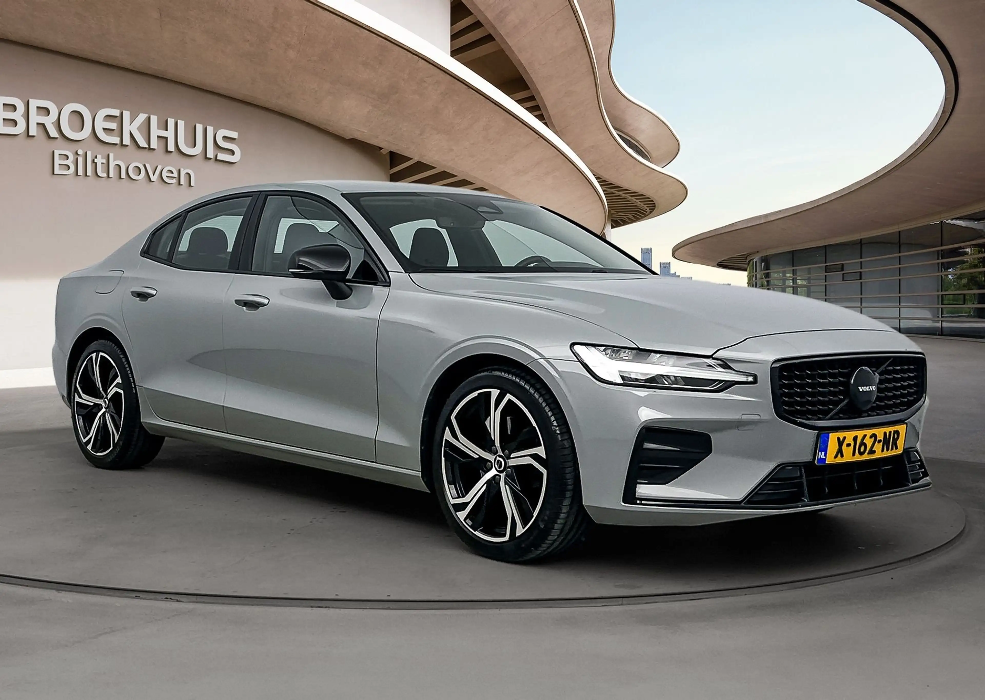 Volvo S60 2.0 B4 Plus Dark | PDC V+A en Camera | Adaptive Cr — photo 2