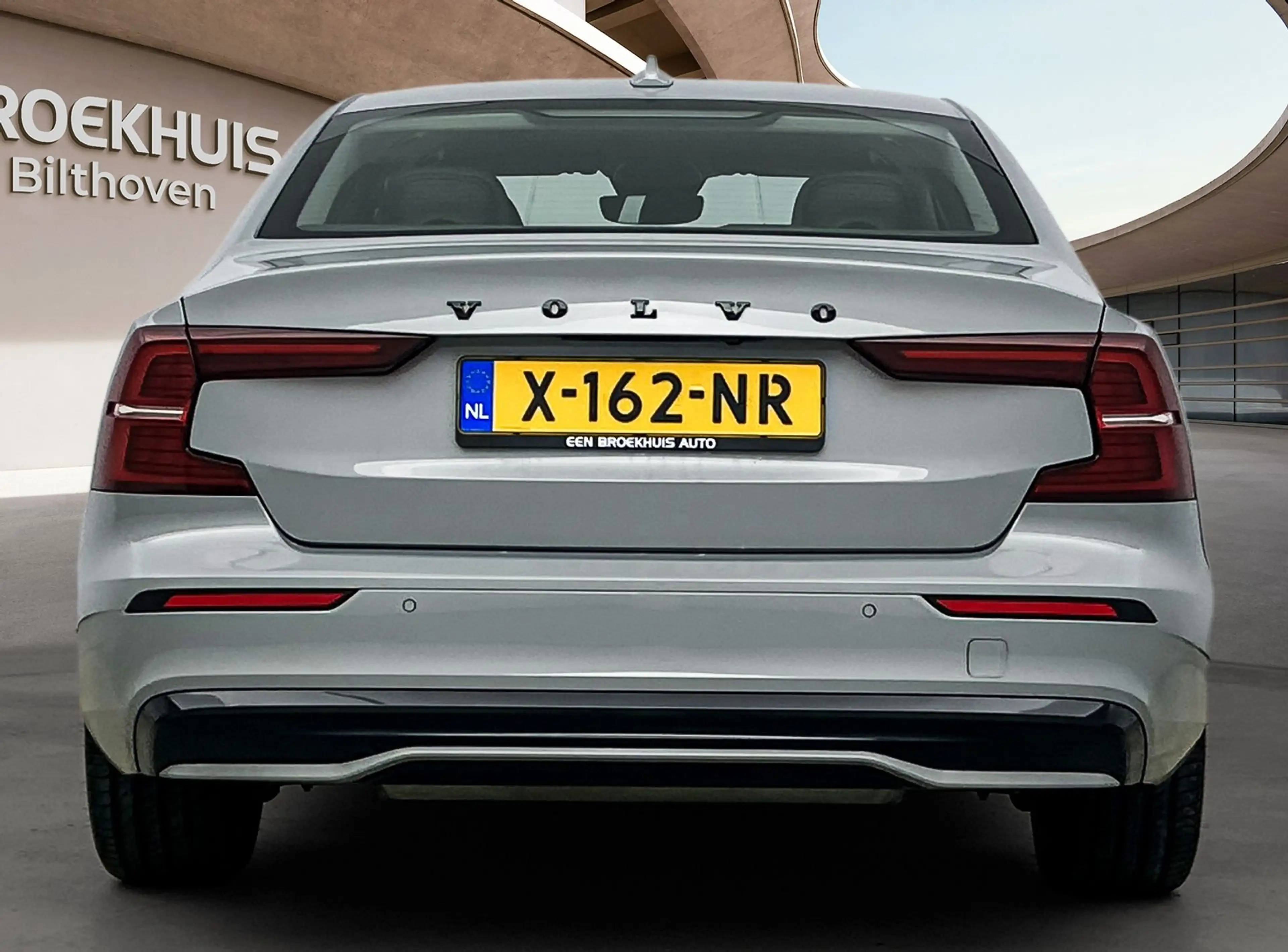 Volvo S60 2.0 B4 Plus Dark | PDC V+A en Camera | Adaptive Cr — photo 8