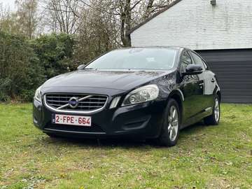 S60 2.0 D3 Momentum Geartronic