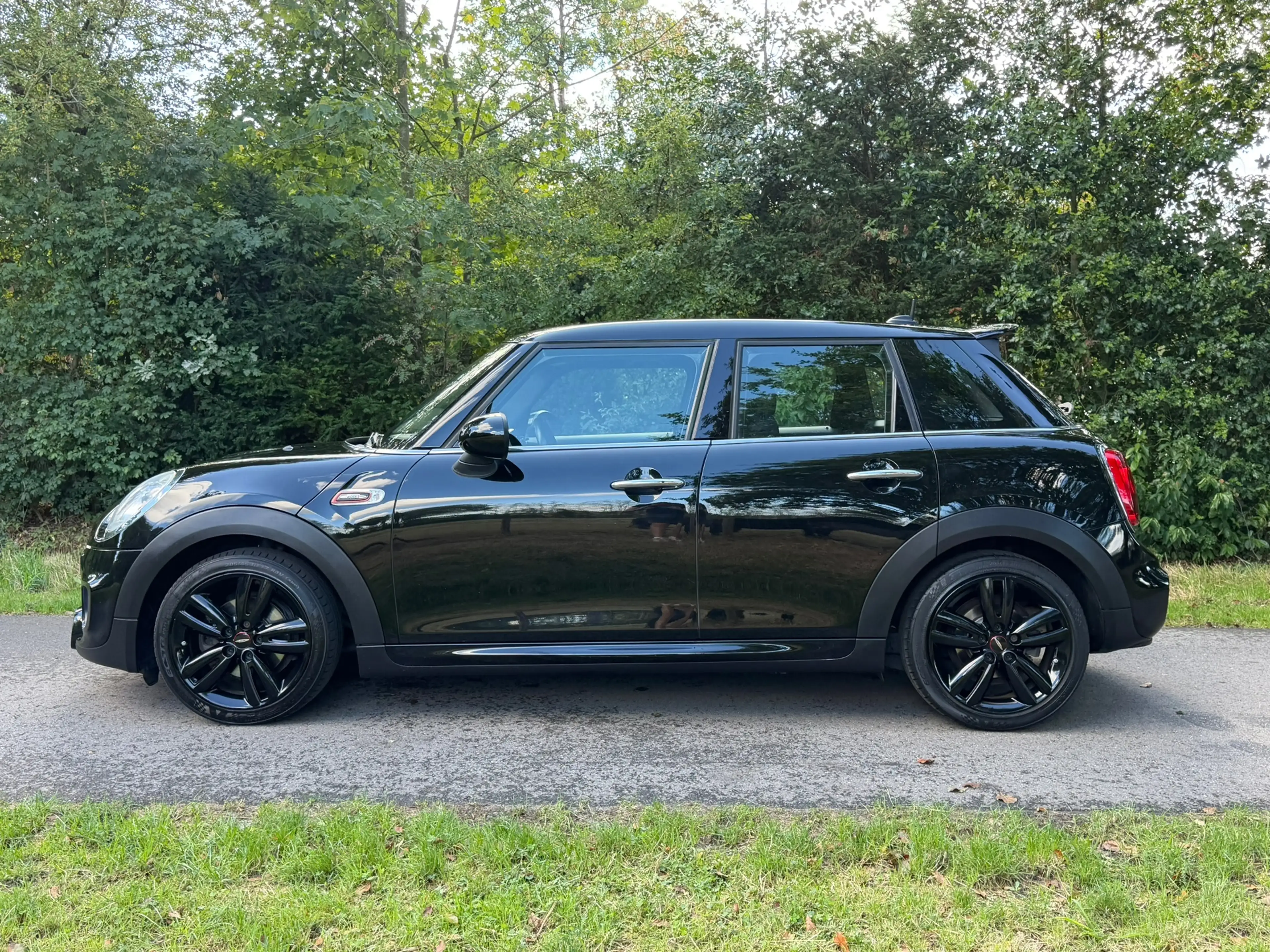 MINI John Cooper Works 5-Deurs 1.5 | JCW Uitvoering + Head-Up + Keyless N — photo 2
