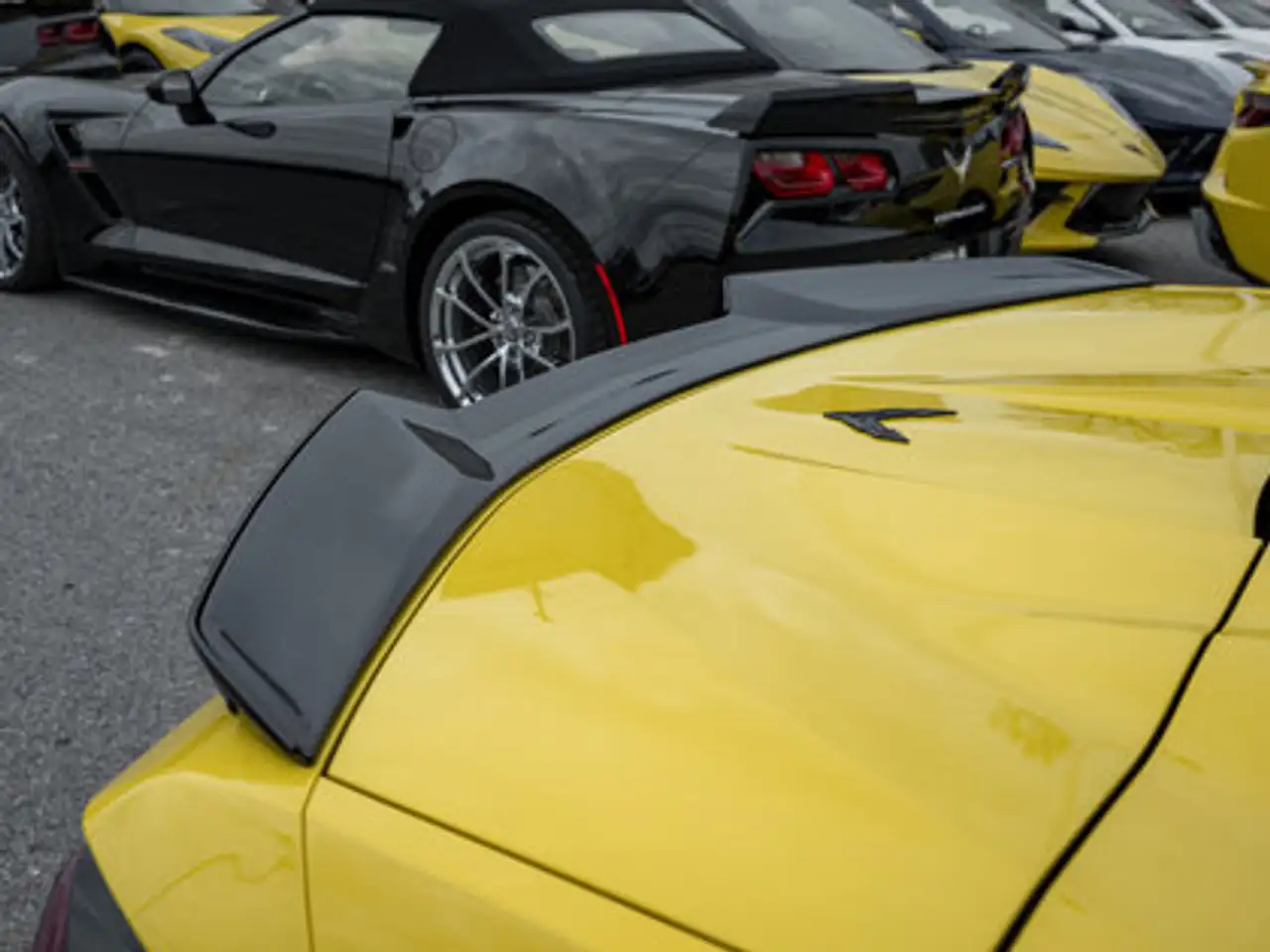Chevrolet Corvette снимка Chevrolet Corvette