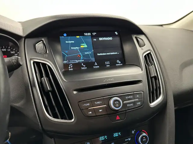 Ford Focus view 28