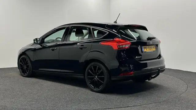 Ford Focus view 4