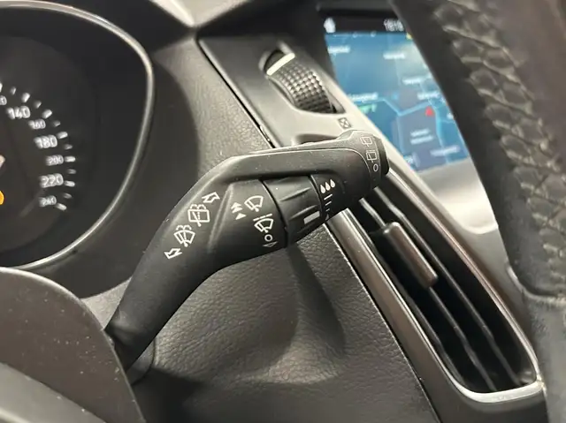 Ford Focus view 22
