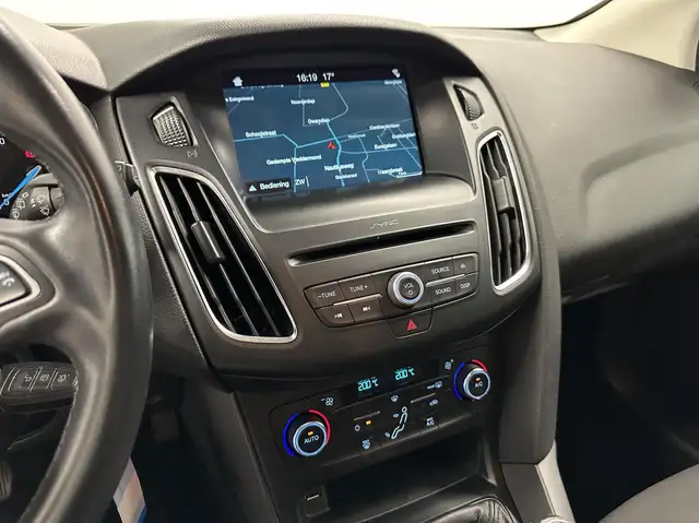 Ford Focus view 24