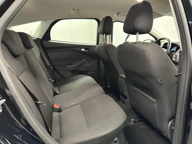 Ford Focus view 14