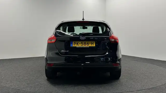 Ford Focus view 7