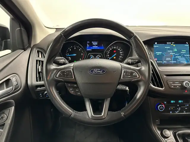 Ford Focus view 18