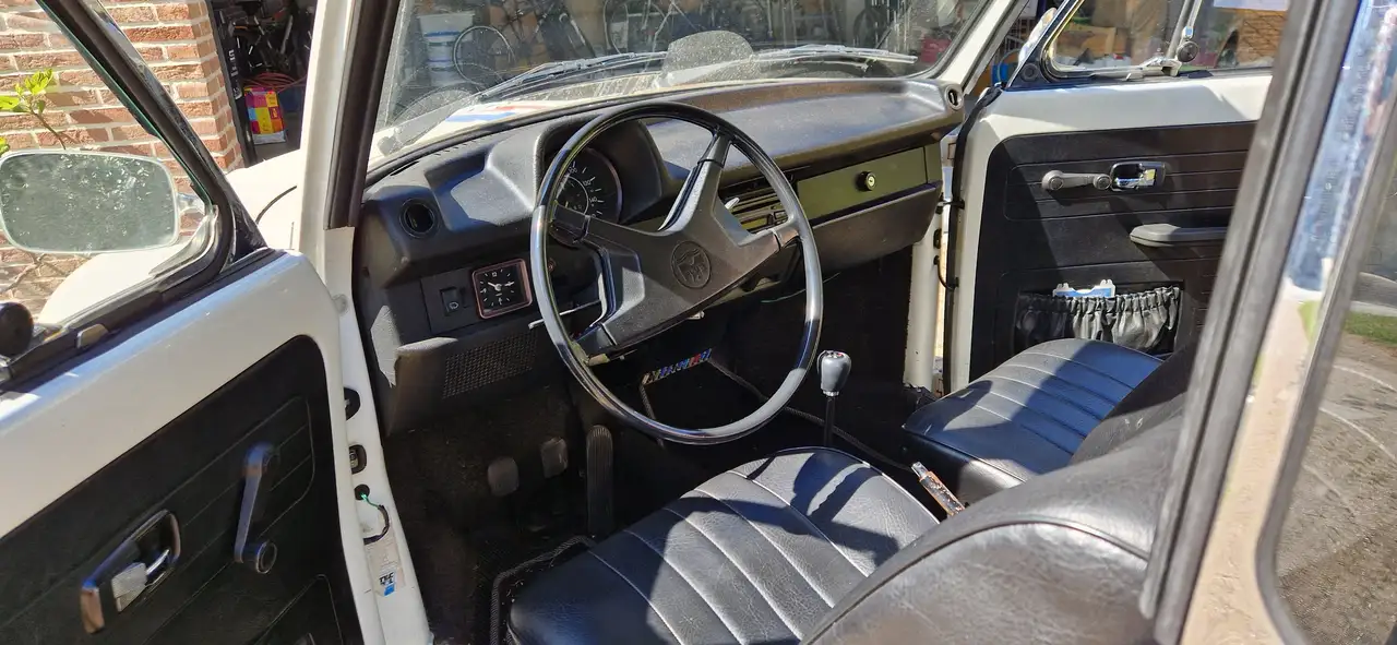 Volkswagen Coccinelle 1303 Cabriolet, foto 5
