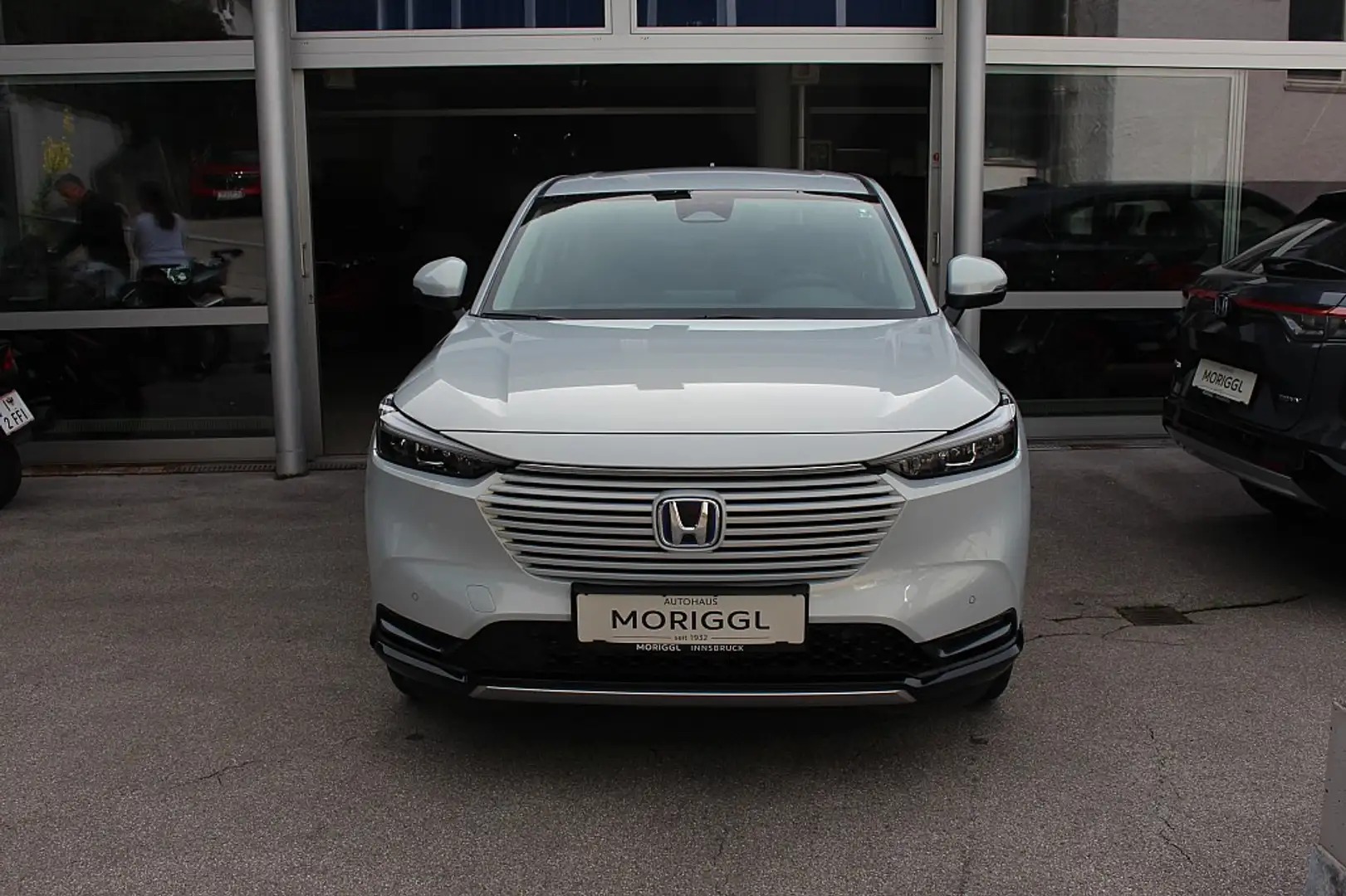 Honda HR-V 1,5 i-MMD Hybrid 2WD Advance Aut. Белый - 2