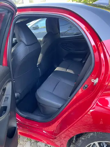Toyota Yaris view 10