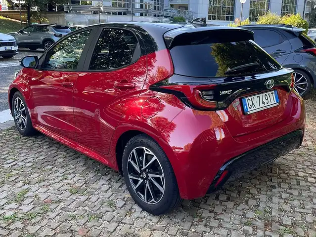 Toyota Yaris view 3