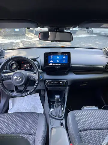 Toyota Yaris view 15