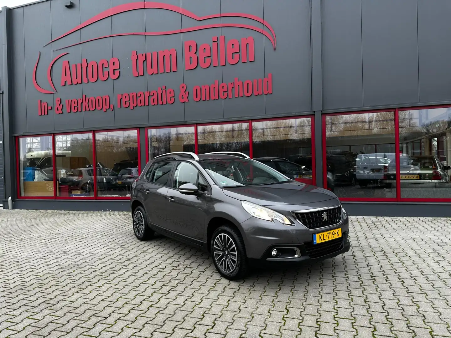 Peugeot 2008 1.2 PureTech Blue Lion / Automaat / Trekhaak / Nav Gris - 2