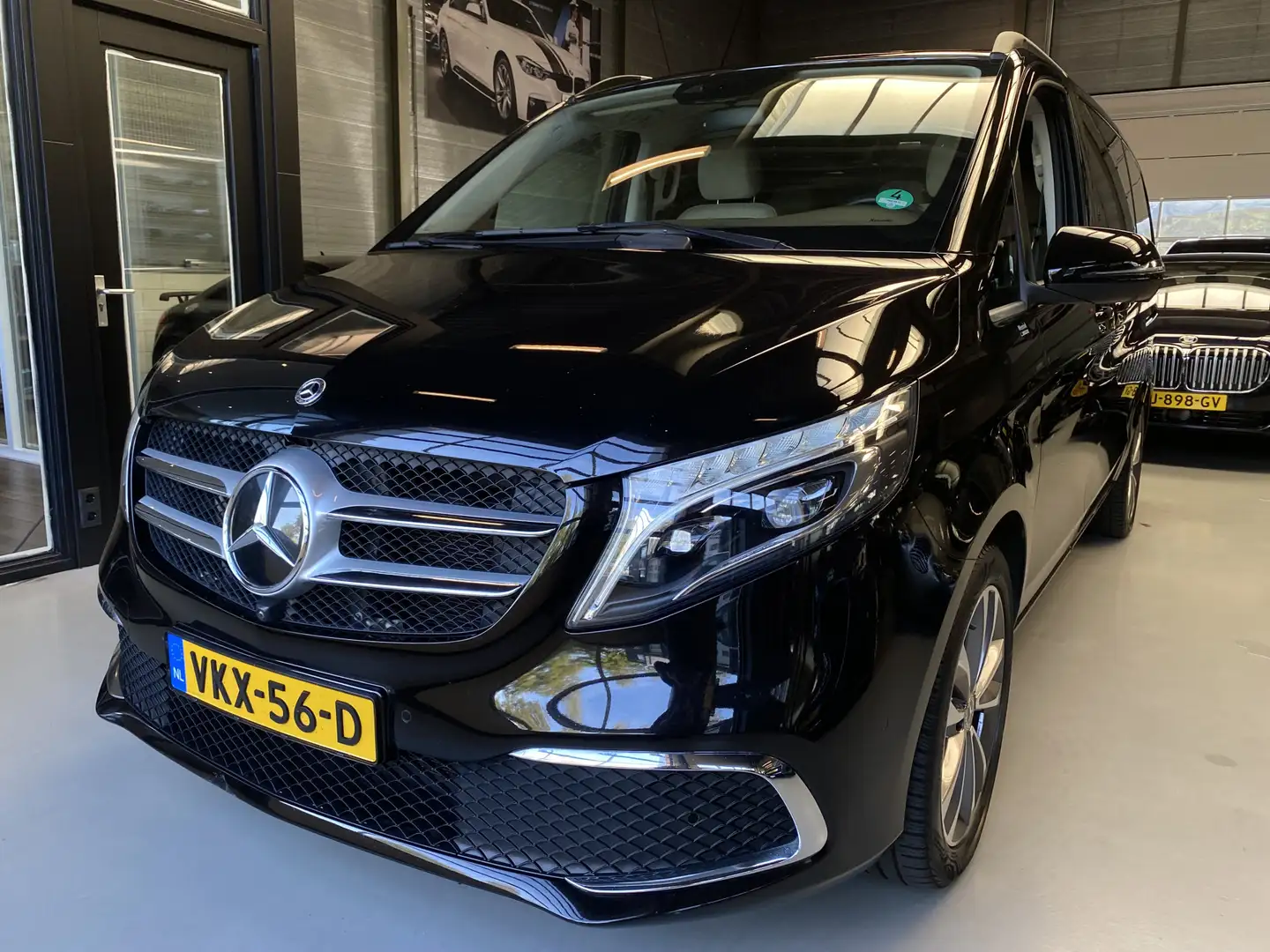 Mercedes-Benz V 220 220d Lang DC Avantgarde Adaptive Cruise, Burmester Negro - 2