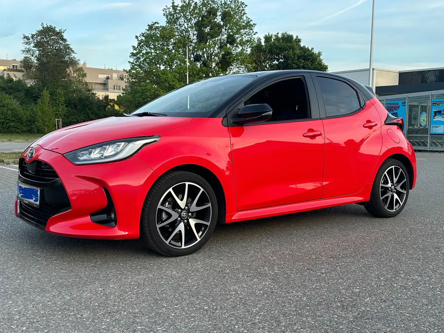 Toyota Yaris Yaris 1,5 VVT-i Hybrid Style Style Rot - 1