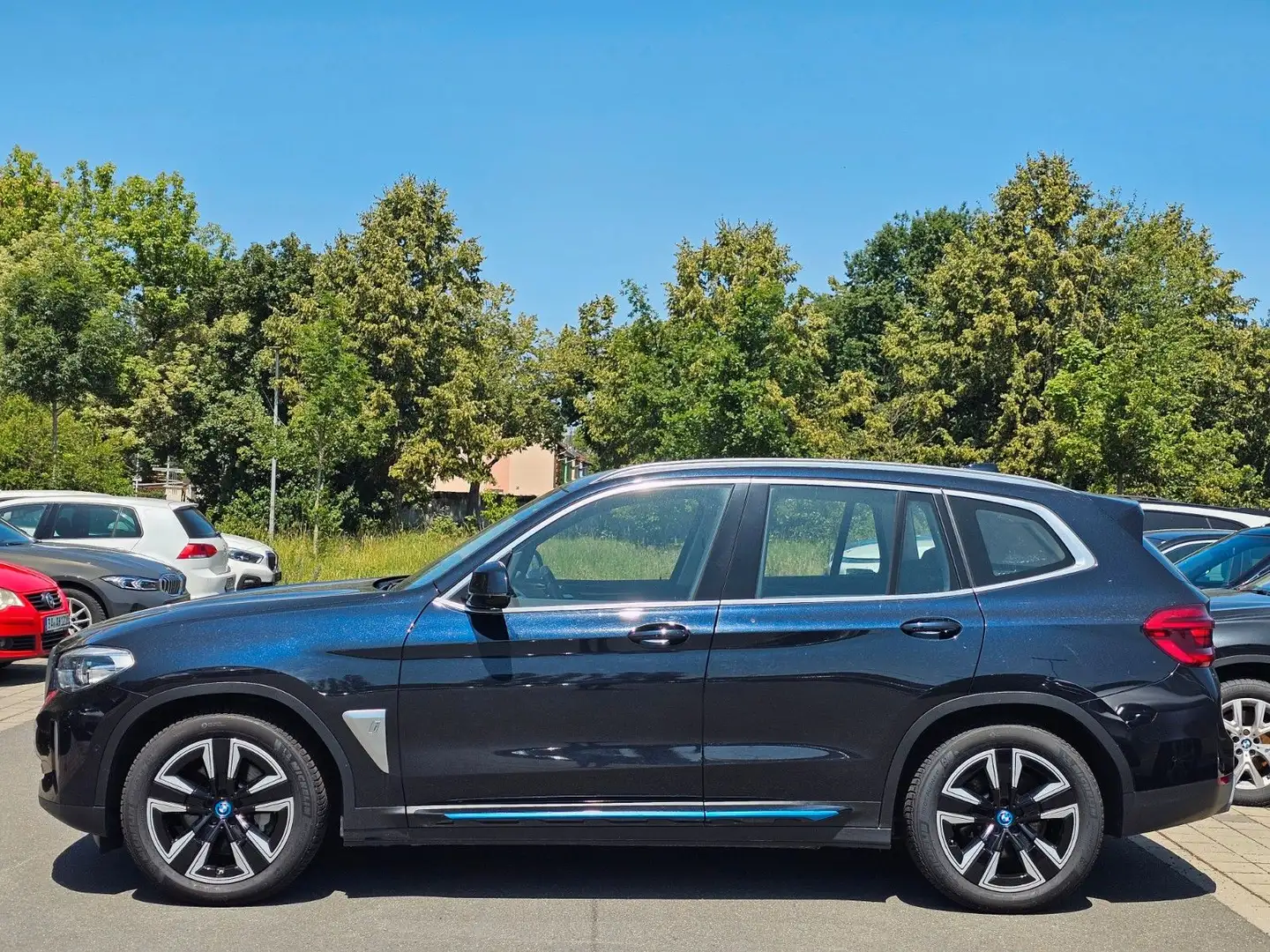 BMW iX3 Baureihe iX3 Inspiring Schwarz - 2