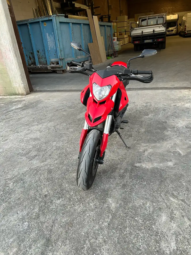 Ducati Hypermotard 796 Red - 1
