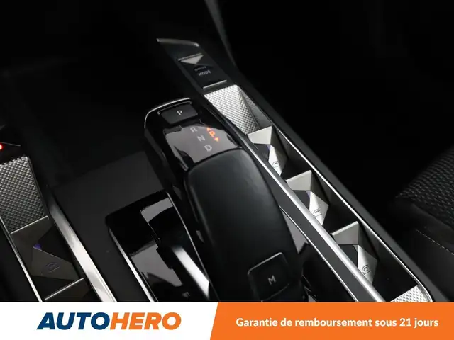 DS Automobiles DS 3 Crossback view 25