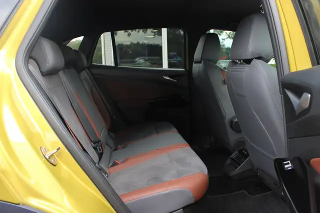 Volkswagen ID.4 view 12