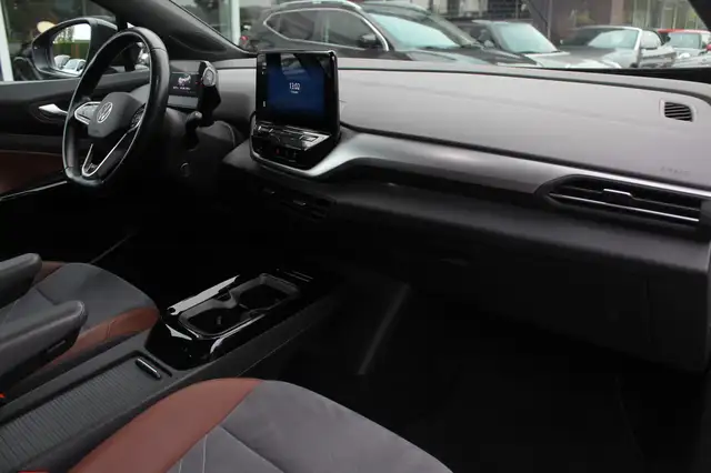 Volkswagen ID.4 view 13