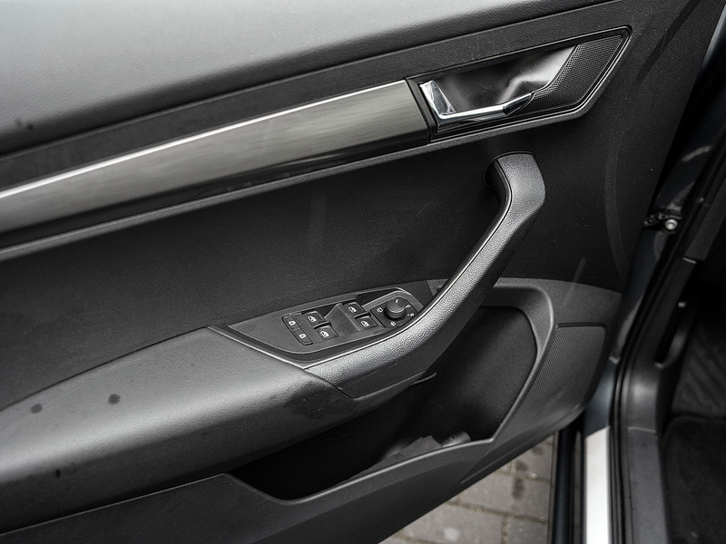 Skoda Karoq 2.0 TDI Drive 4x4 DSG AHK PANO Kam Navi — photo 13