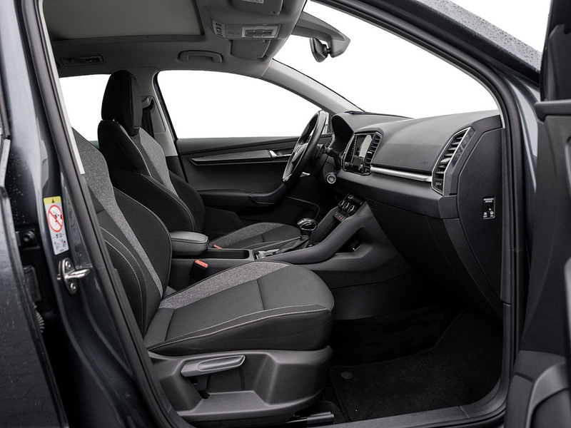 Skoda Karoq 2.0 TDI Drive 4x4 DSG AHK PANO Kam Navi — photo 2