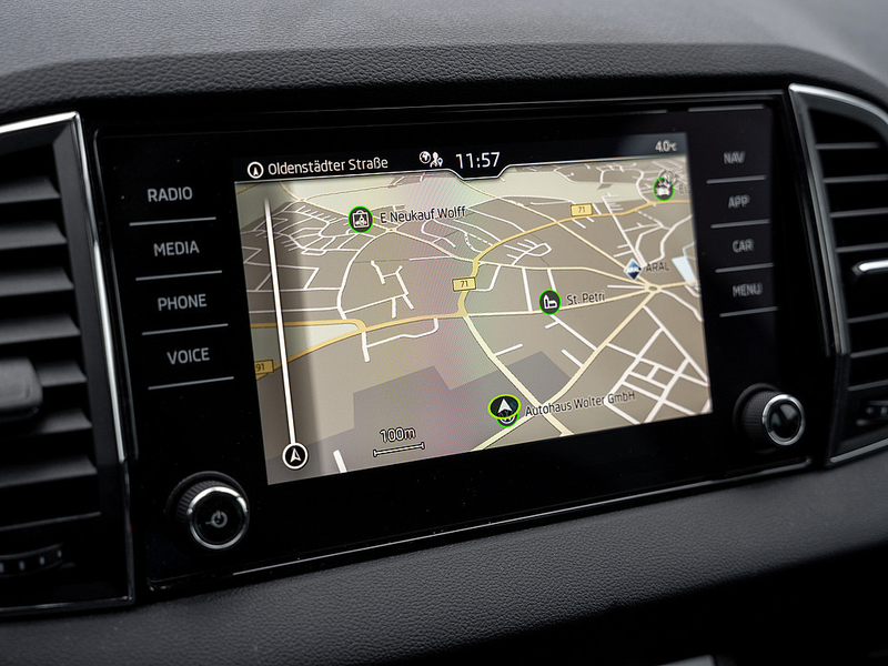 Skoda Karoq 2.0 TDI Drive 4x4 DSG AHK PANO Kam Navi — photo 7