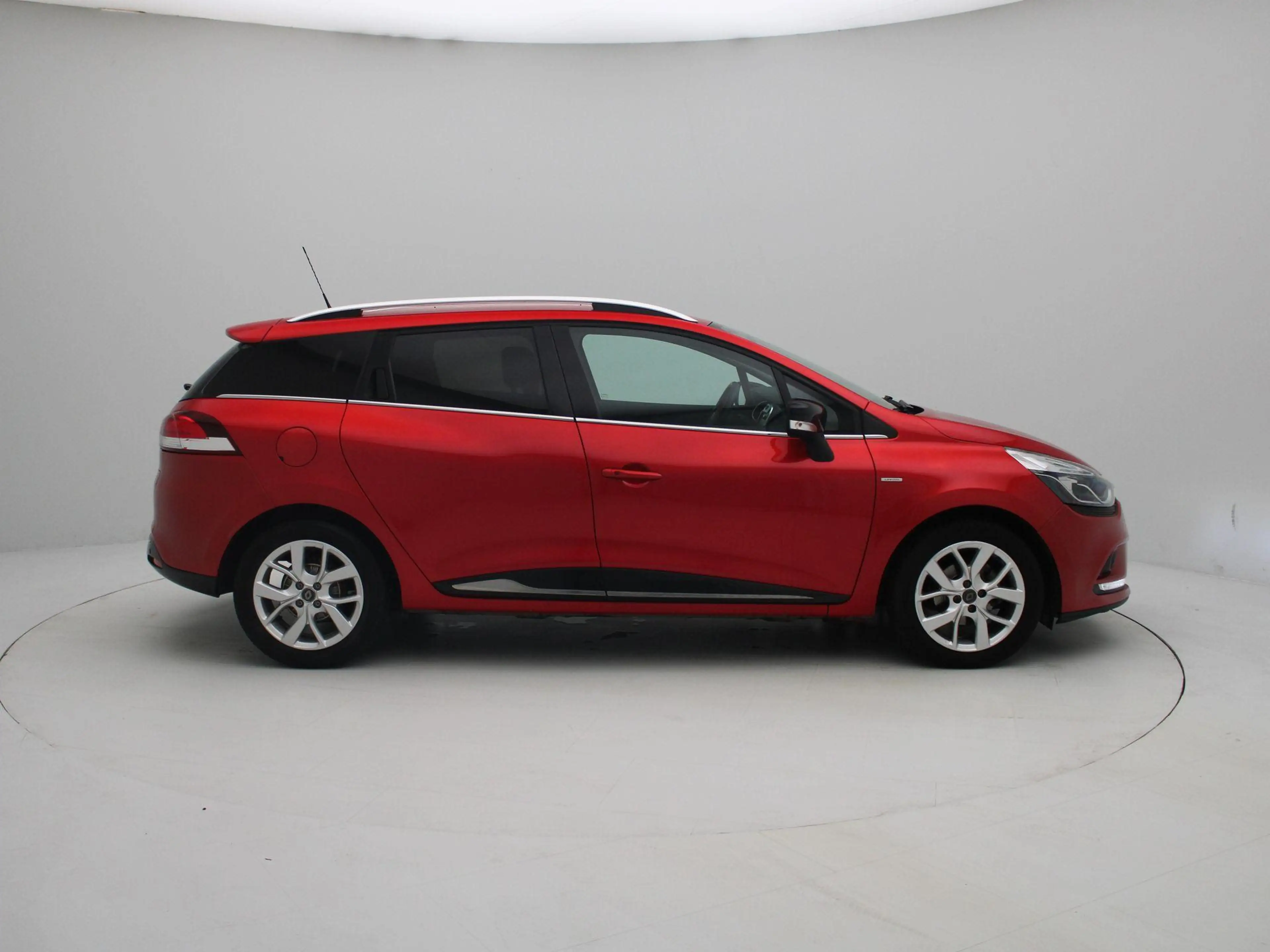 Renault Clio Estate TCe 90 Limited | Medianav incl. Apple CarPl — photo 6