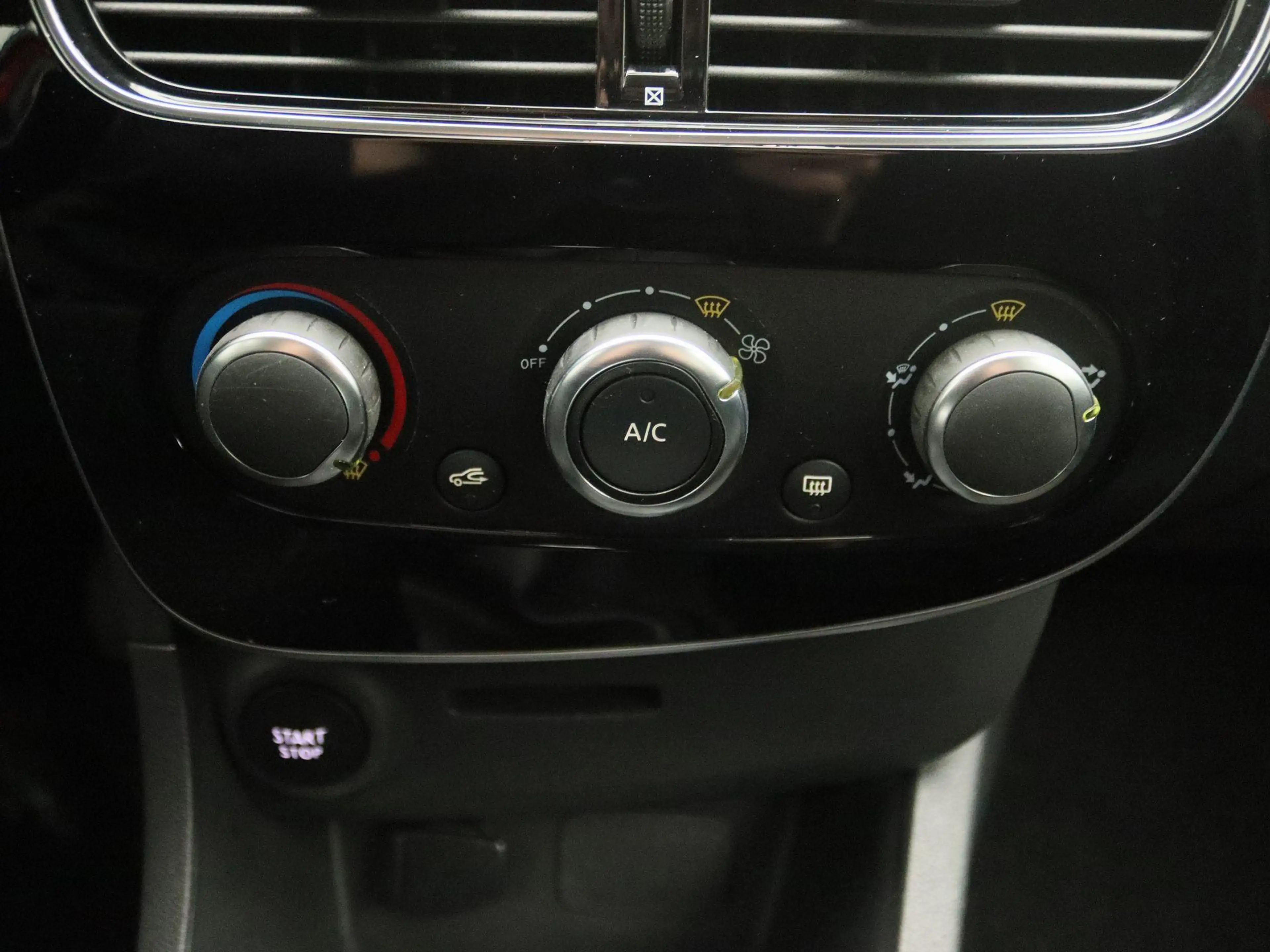 Renault Clio Estate TCe 90 Limited | Medianav incl. Apple CarPl — photo 10