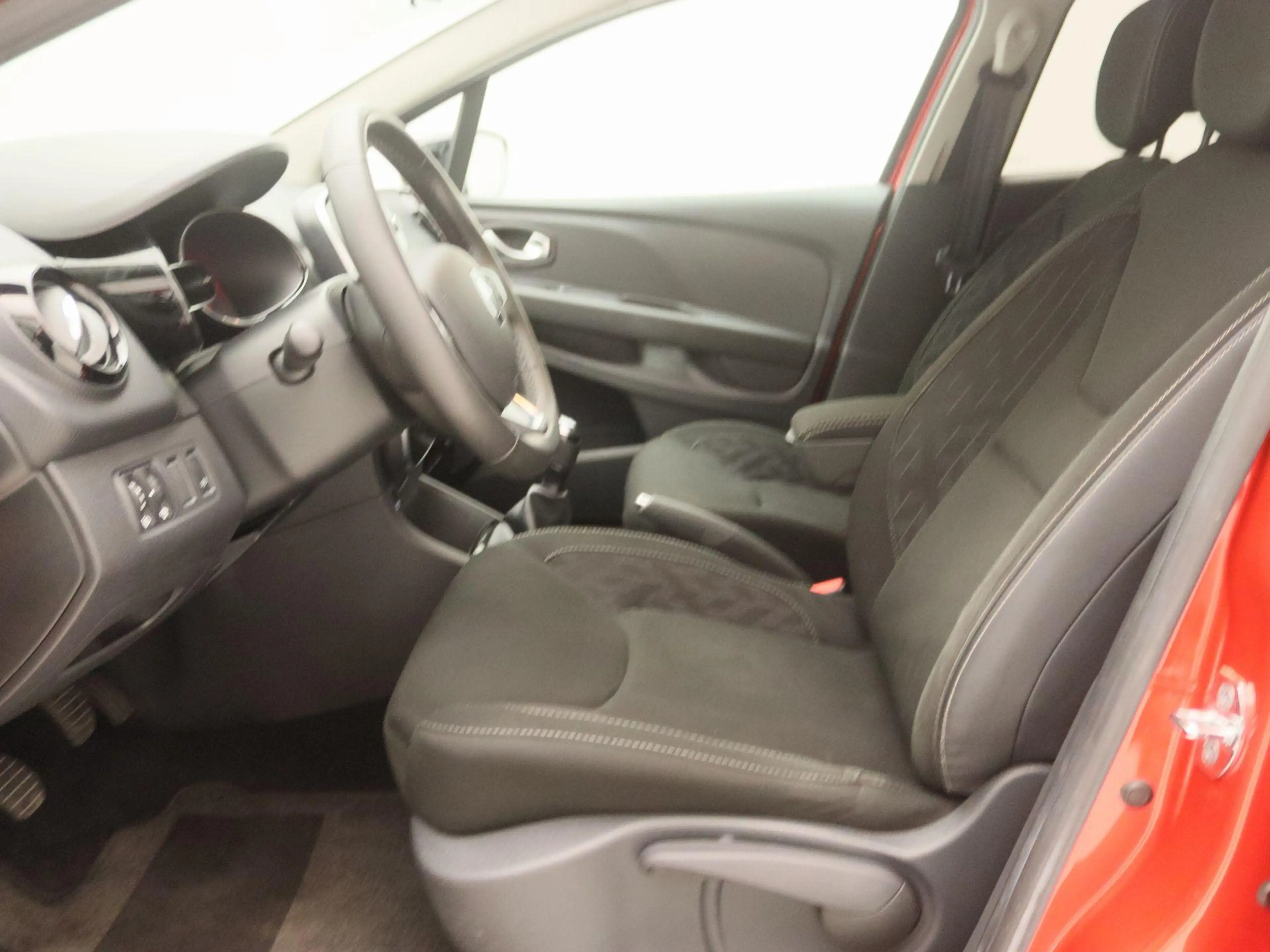 Renault Clio Estate TCe 90 Limited | Medianav incl. Apple CarPl — photo 11